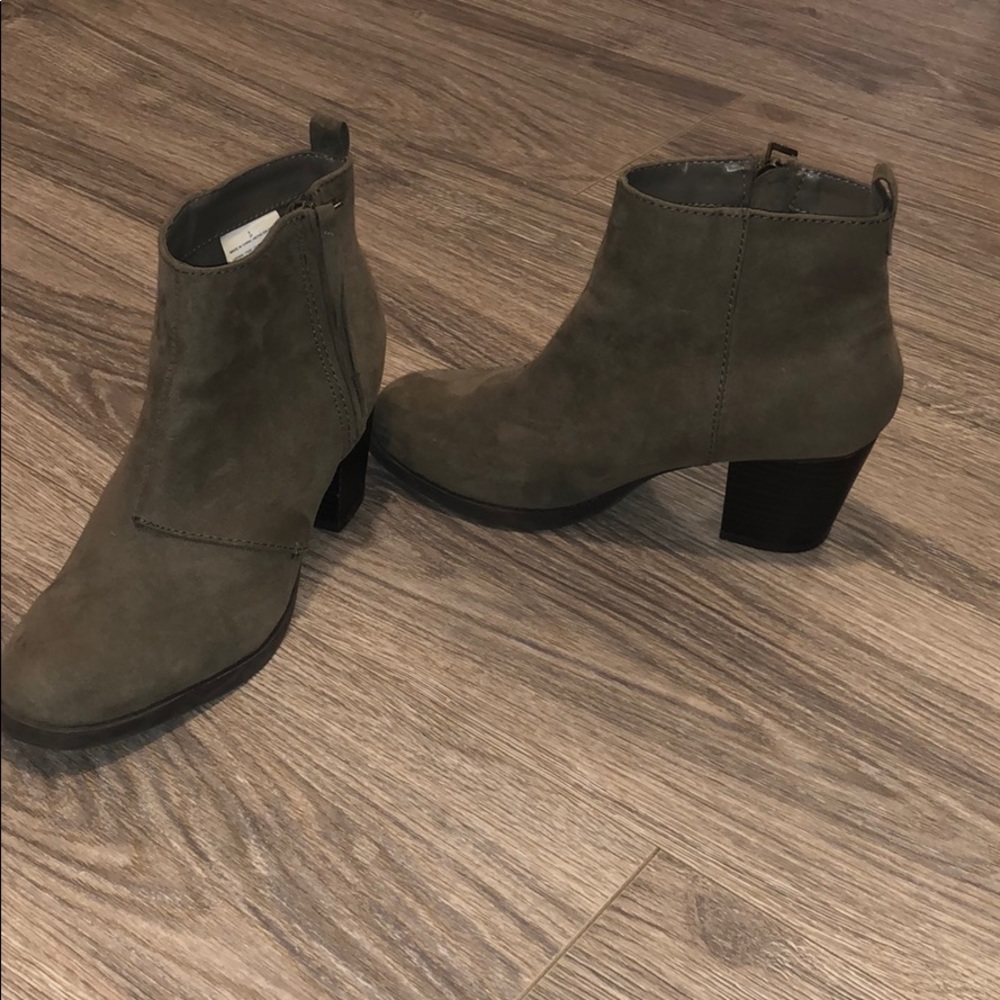 Grey Old Navy Booties